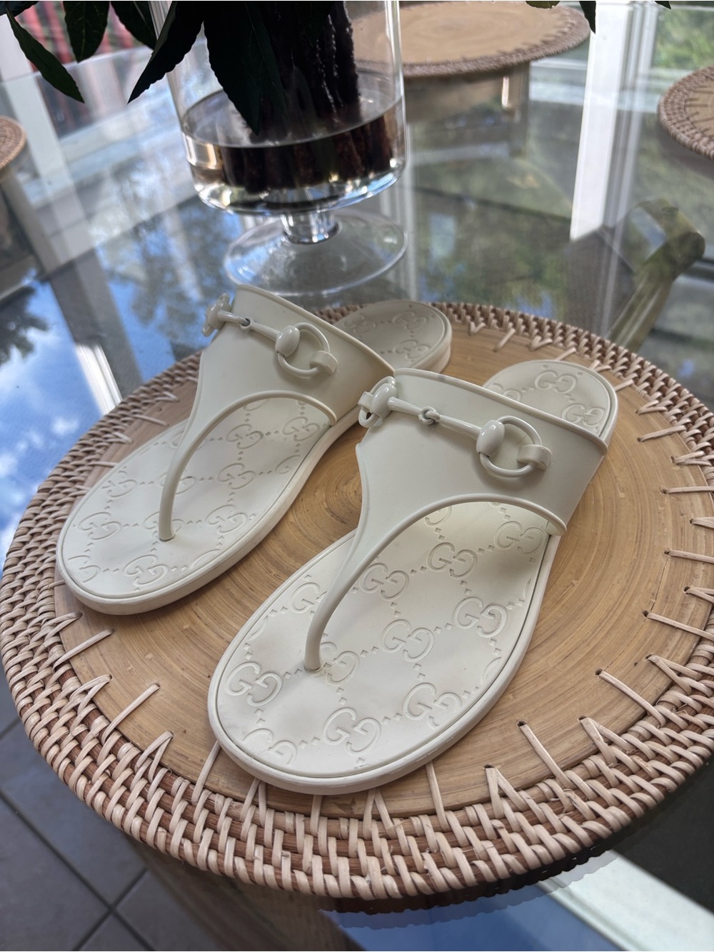 Gucci Cream GG Rubber Thong Sandals with Horsebit Detail size 7